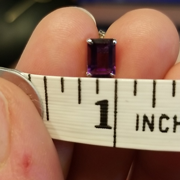 14k white gold amethyst earrings NIB - Picture 3 of 3